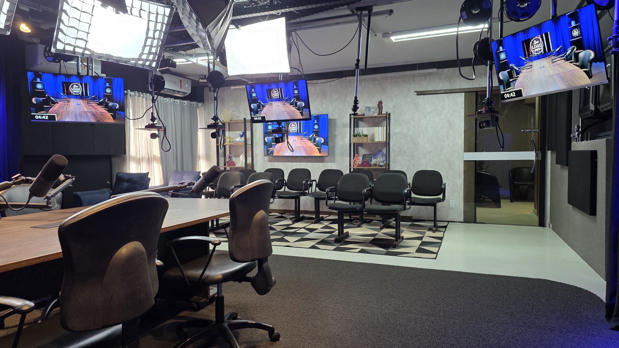 Estúdio audiovisual em Brasília - Estudio-audiovisual-em-Brasilia-3-LADOS-9-scaled%